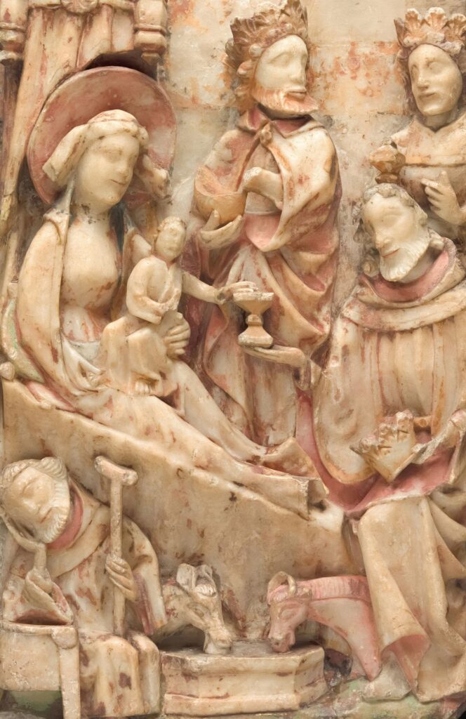 relieve de los reyes magos regalando mirra